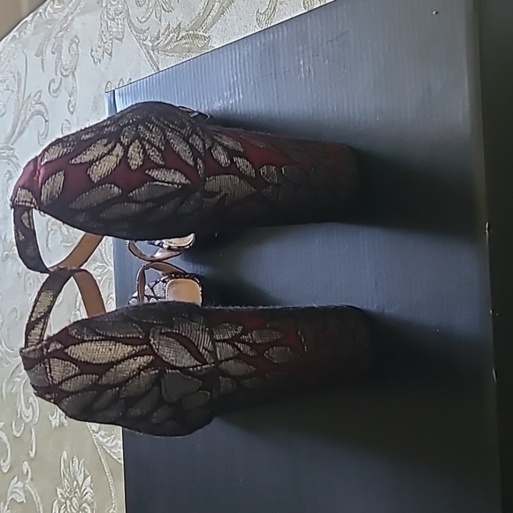 Sz 11 Cranberry & Silver Sandals - Picture 3 of 7
